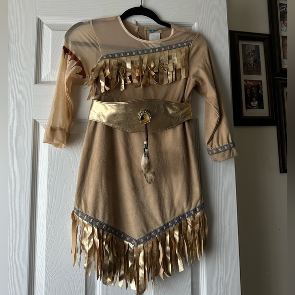 Disney Pocahontas costume - Picture 1 of 3